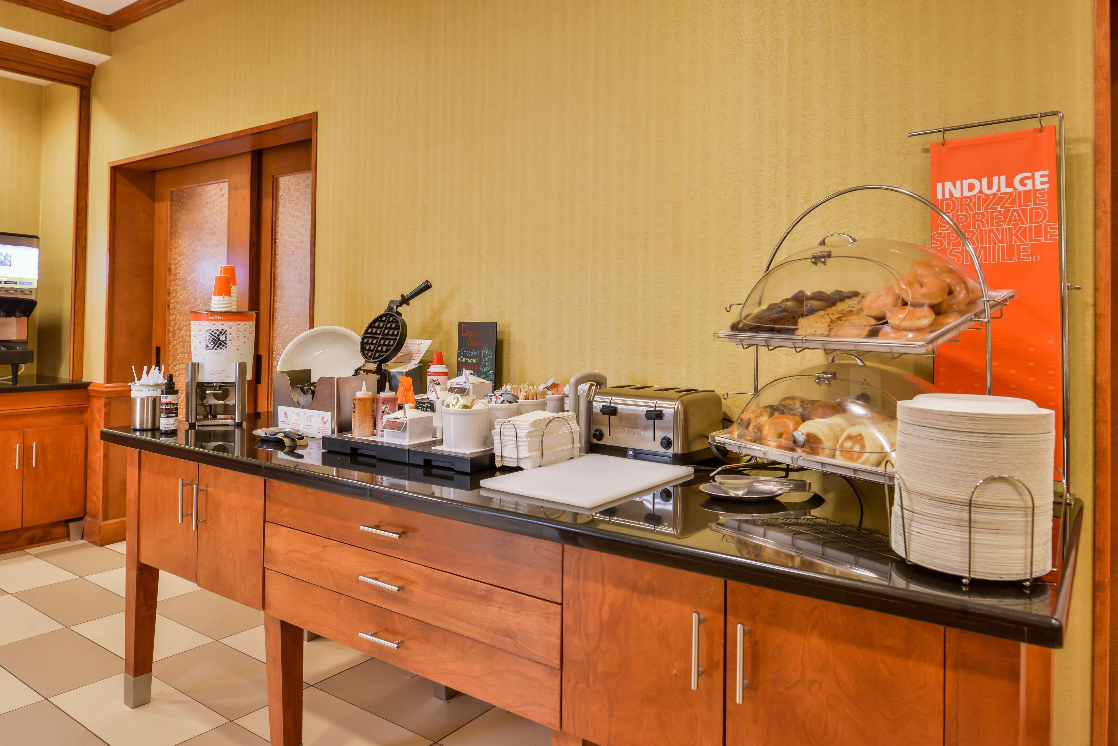 Hampton Inn Emporia Eksteriør bilde